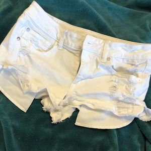 white denim shorts from american eagle !!